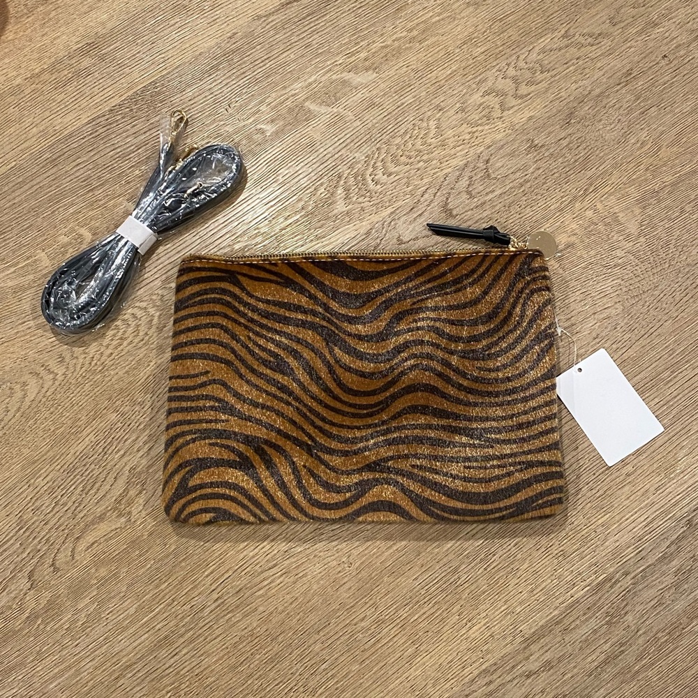NWT - Tiger Print Clutch - Picture 2 of 3
